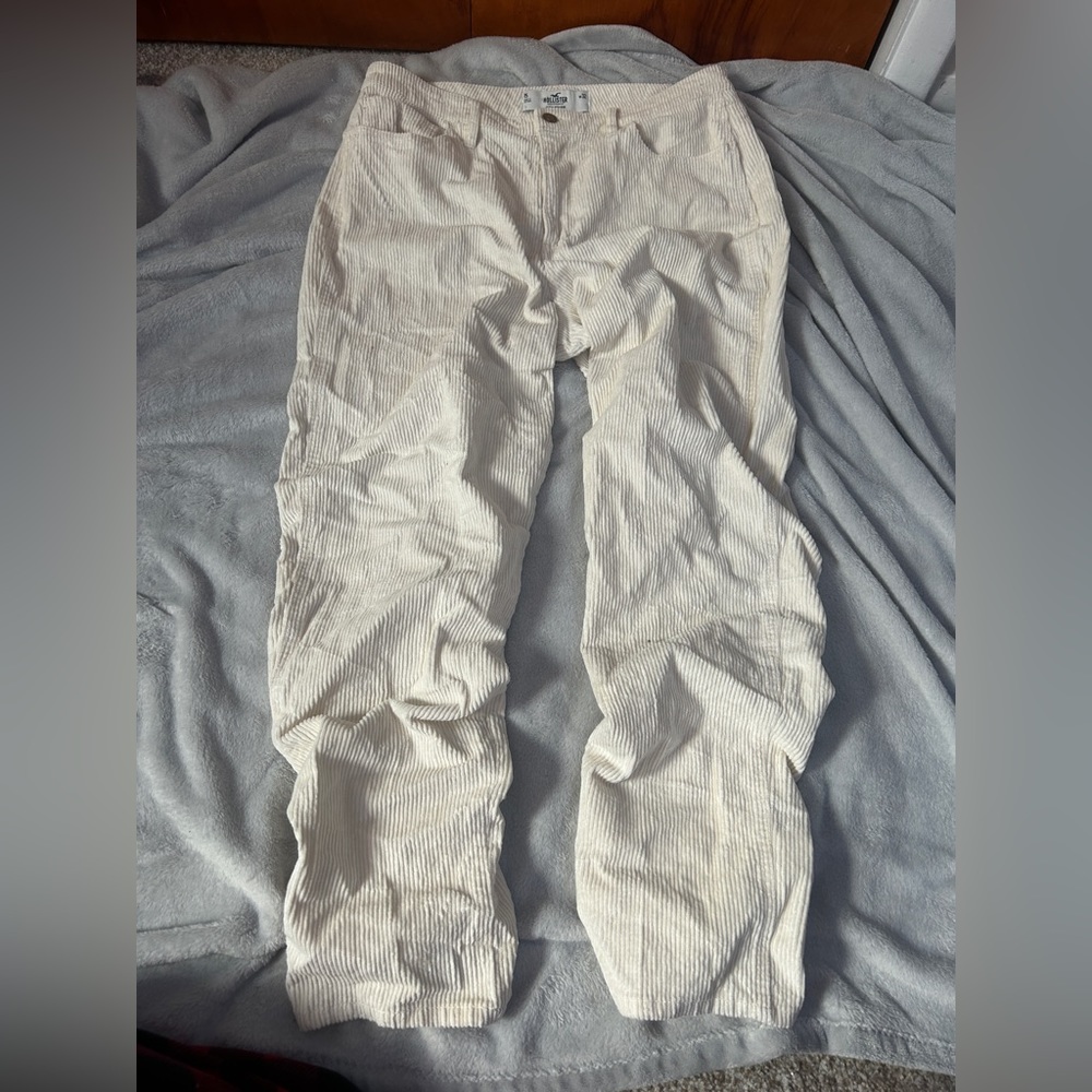 HOLLISTER ultra high rise corduroy pants